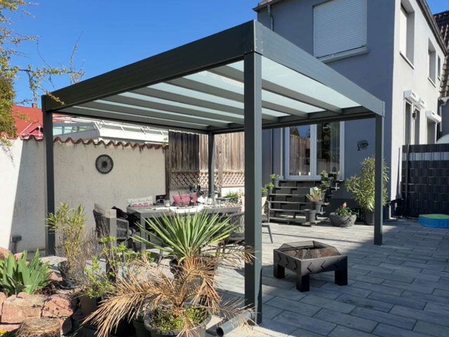 Elegantes Terrassendach mit Verbundsicherheitsglas in Homberg (Efze)